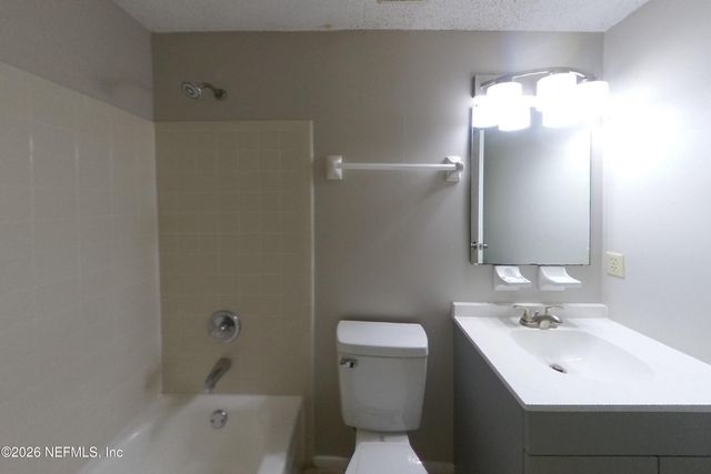 8338 KNOTTS LANDING Drive E, Jacksonville, FL 32244