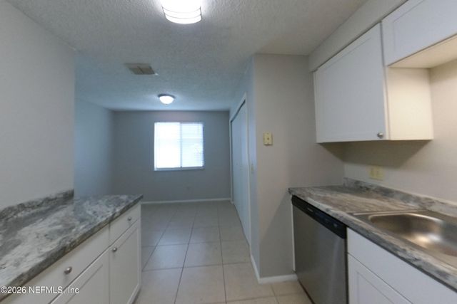 8338 KNOTTS LANDING Drive E, Jacksonville, FL 32244