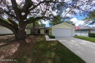 8338 KNOTTS LANDING Drive E, Jacksonville, FL 32244
