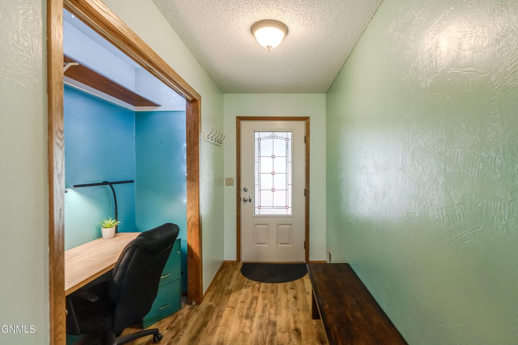1658 Portland Drive, Bismarck, ND 58504 photo 3