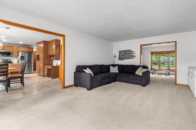 2191 BRAMBLEWOOD COURT, Neenah, WI 54956