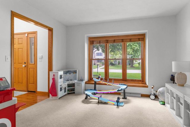 2191 BRAMBLEWOOD COURT, Neenah, WI 54956