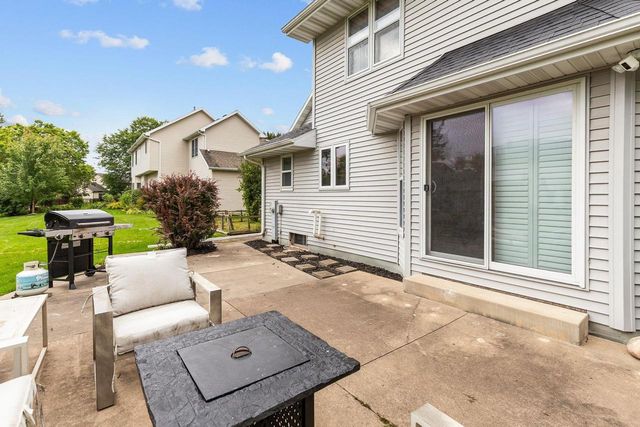 2191 BRAMBLEWOOD COURT, Neenah, WI 54956