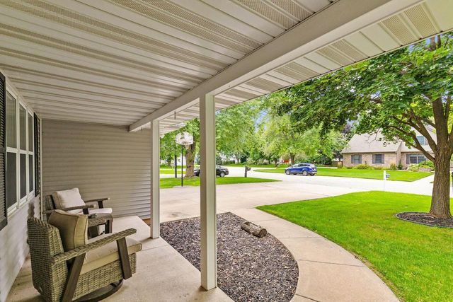 2191 BRAMBLEWOOD COURT, Neenah, WI 54956