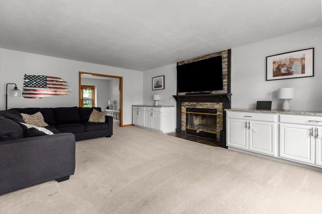 2191 BRAMBLEWOOD COURT, Neenah, WI 54956