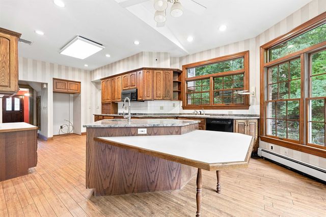 41 CREST RD, Hillsdale, NJ 07642
