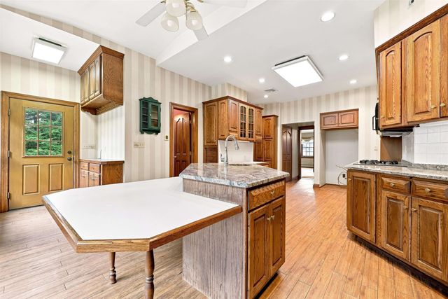 41 CREST RD, Hillsdale, NJ 07642