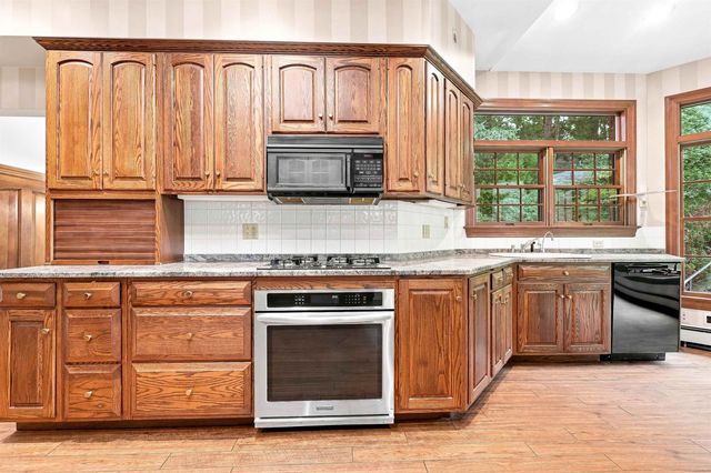 41 CREST RD, Hillsdale, NJ 07642