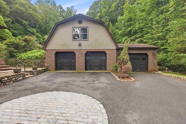 41 CREST RD, Hillsdale, NJ 07642