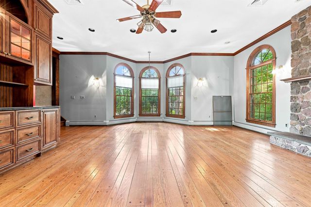 41 CREST RD, Hillsdale, NJ 07642