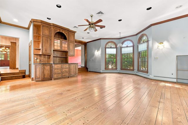 41 CREST RD, Hillsdale, NJ 07642