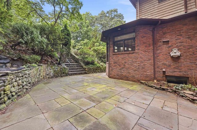 41 CREST RD, Hillsdale, NJ 07642