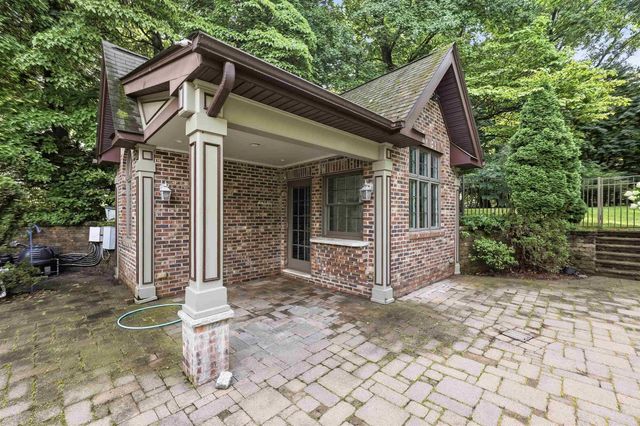 41 CREST RD, Hillsdale, NJ 07642