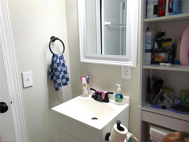 1400 Roslyn Drive 7C, Burlington, NC 27215