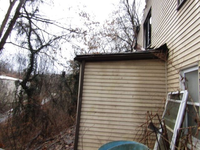 1633 E Cherryhill St, Carrick, PA 15210