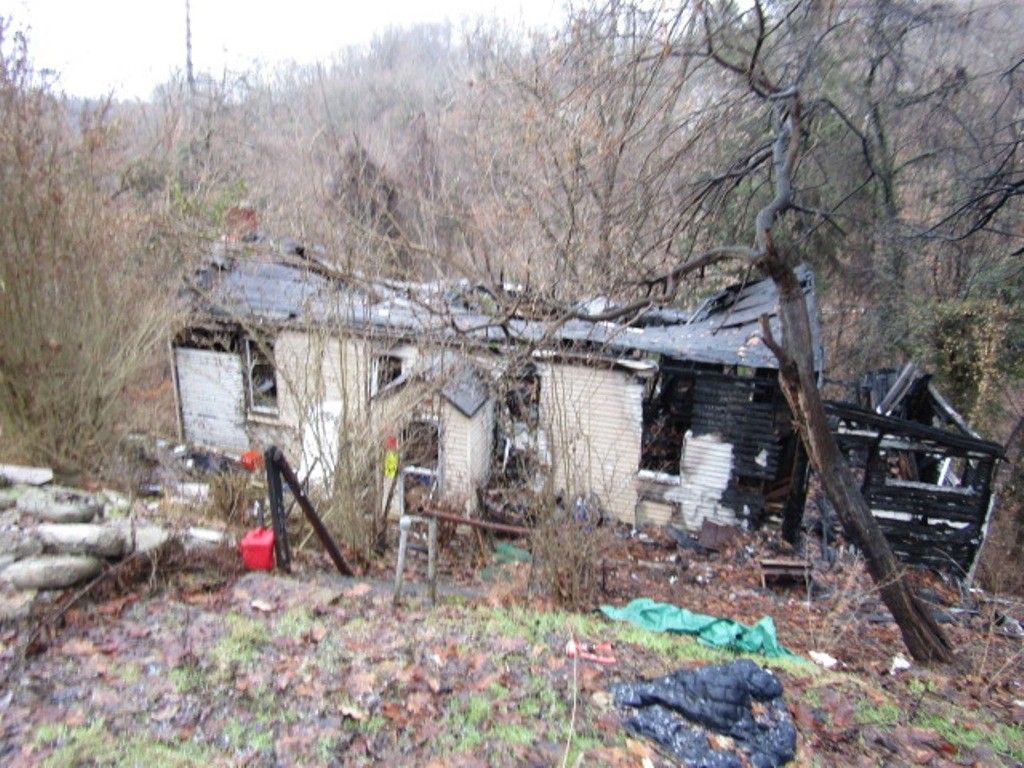 1633 E Cherryhill St, Carrick, PA 15210