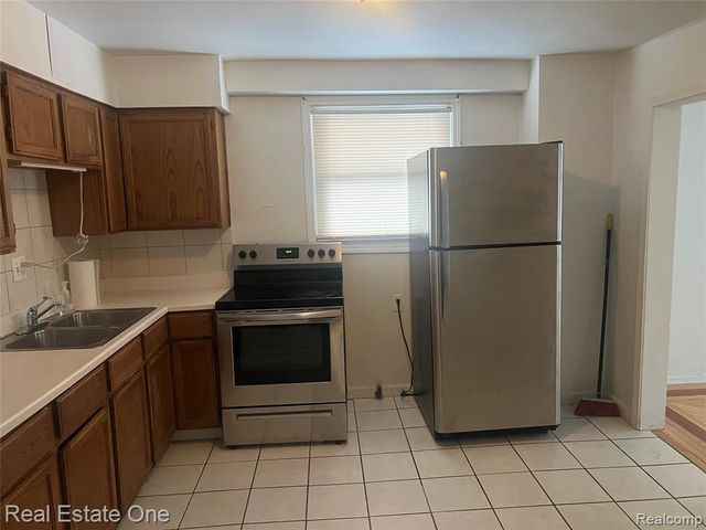 21410 Roosevelt Avenue, Farmington Hills, MI 48336