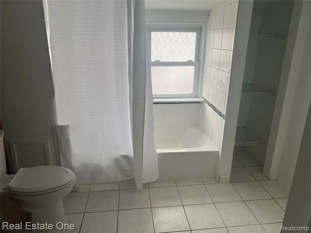 21410 Roosevelt Avenue, Farmington Hills, MI 48336