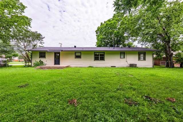 522 E Kempner Street, Mabank, TX 75147