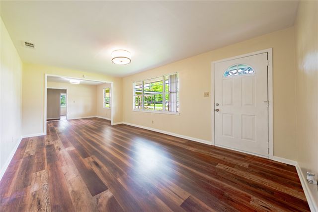522 E Kempner Street, Mabank, TX 75147