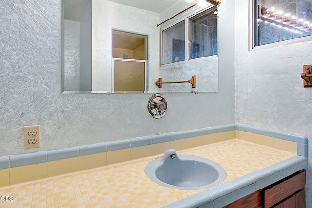 500 NW Woodson Drive, Grants Pass, OR 97526