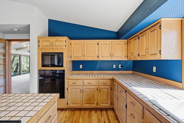 500 NW Woodson Drive, Grants Pass, OR 97526