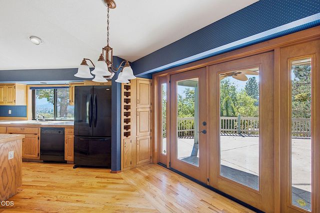 500 NW Woodson Drive, Grants Pass, OR 97526