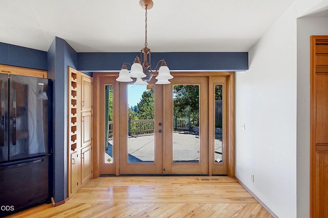 500 NW Woodson Drive, Grants Pass, OR 97526