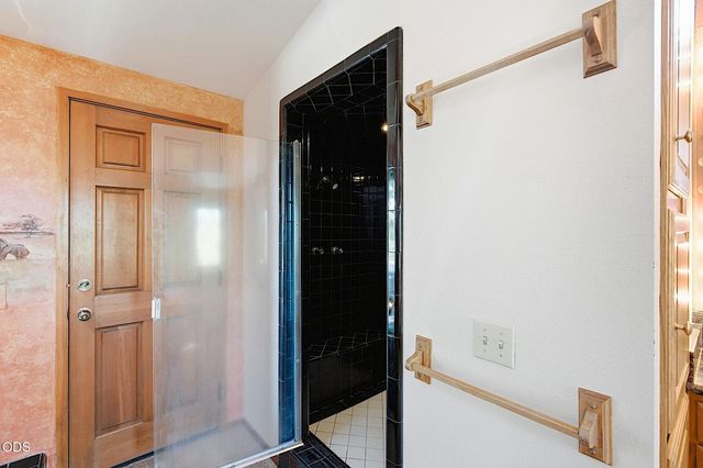 500 NW Woodson Drive, Grants Pass, OR 97526