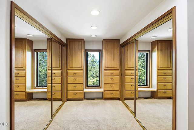 500 NW Woodson Drive, Grants Pass, OR 97526