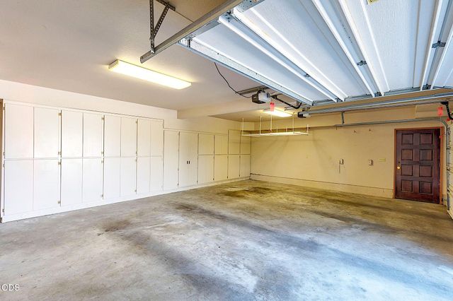 500 NW Woodson Drive, Grants Pass, OR 97526