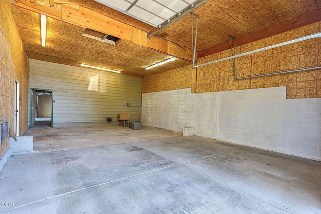 500 NW Woodson Drive, Grants Pass, OR 97526