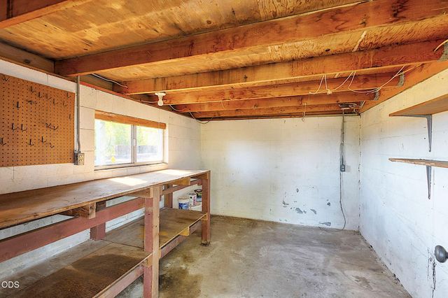 500 NW Woodson Drive, Grants Pass, OR 97526