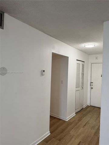 1830 Dixieanna St 404, Hollywood, FL 33020