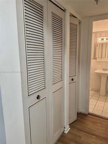 1830 Dixieanna St 404, Hollywood, FL 33020