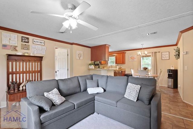 2201 Beechwood Drive, Jesup, GA 31545