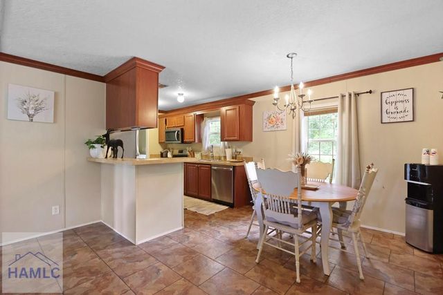 2201 Beechwood Drive, Jesup, GA 31545