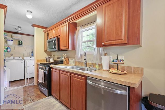 2201 Beechwood Drive, Jesup, GA 31545