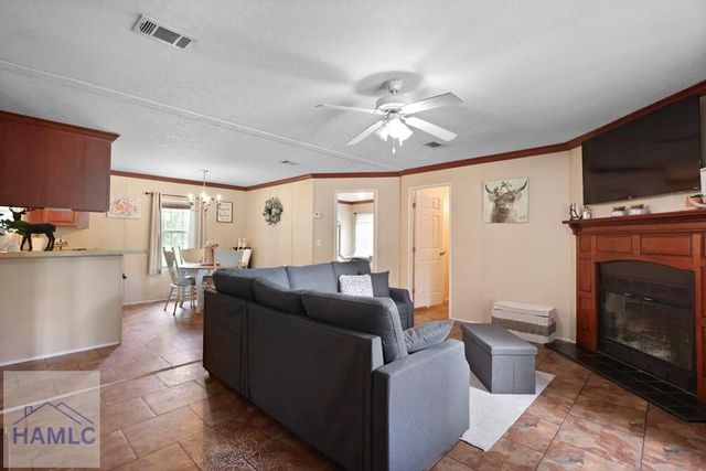 2201 Beechwood Drive, Jesup, GA 31545