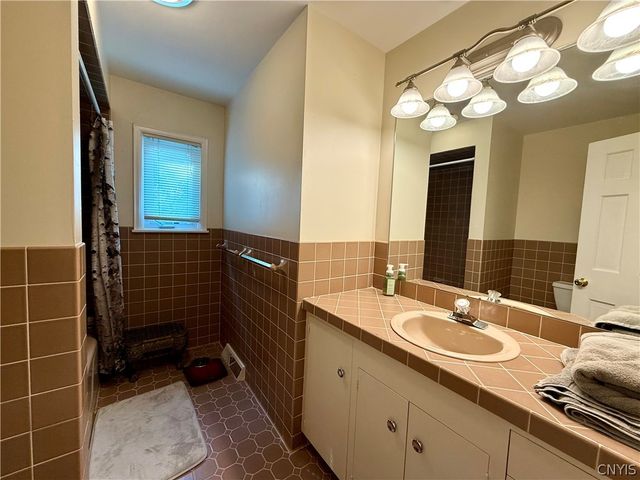 25 Erregger, Dewitt, NY 13224