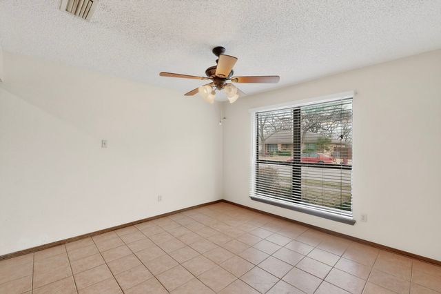 1724 Post Oak Drive, Bedford, TX 76021