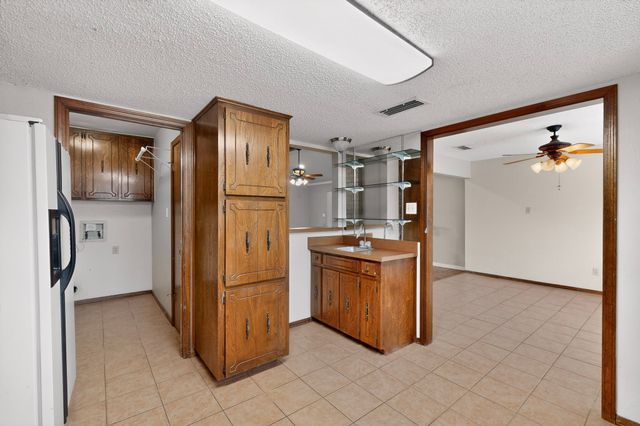 1724 Post Oak Drive, Bedford, TX 76021