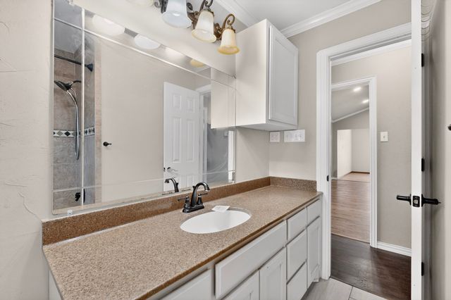 1724 Post Oak Drive, Bedford, TX 76021