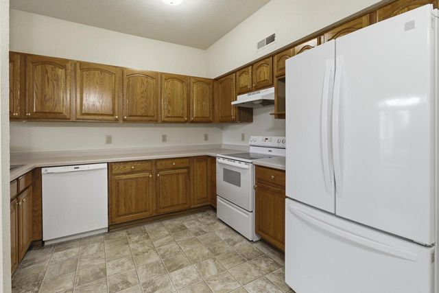 4754 W Maple Leaf CIRCLE, Greenfield, WI 53220