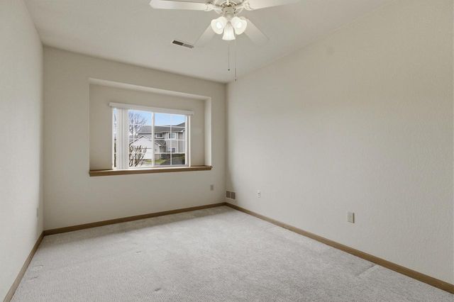 4754 W Maple Leaf CIRCLE, Greenfield, WI 53220