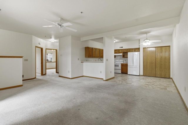 4754 W Maple Leaf CIRCLE, Greenfield, WI 53220