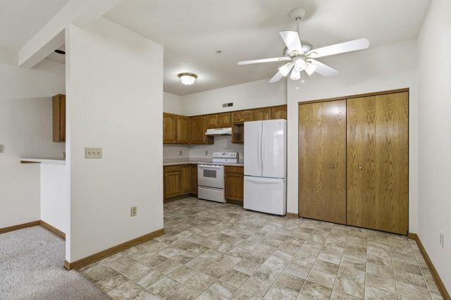 4754 W Maple Leaf CIRCLE, Greenfield, WI 53220