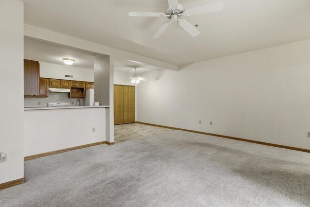 4754 W Maple Leaf CIRCLE, Greenfield, WI 53220