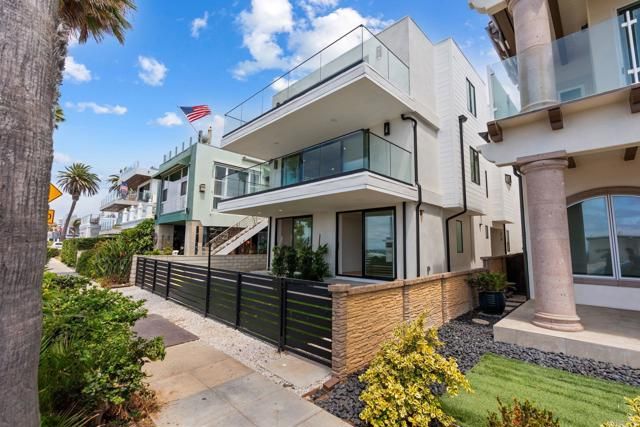 214 S Pacific Street, Oceanside, CA 92054