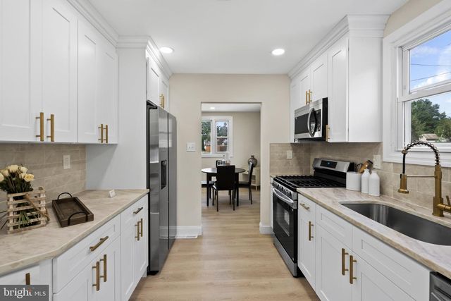 718 ROBERTS AVE, Lindenwold, NJ 08021